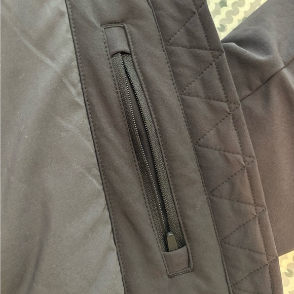 Vuori Womens Sky Puffer Jacket in black, size small.
New with tags! - Picture 11 of 14